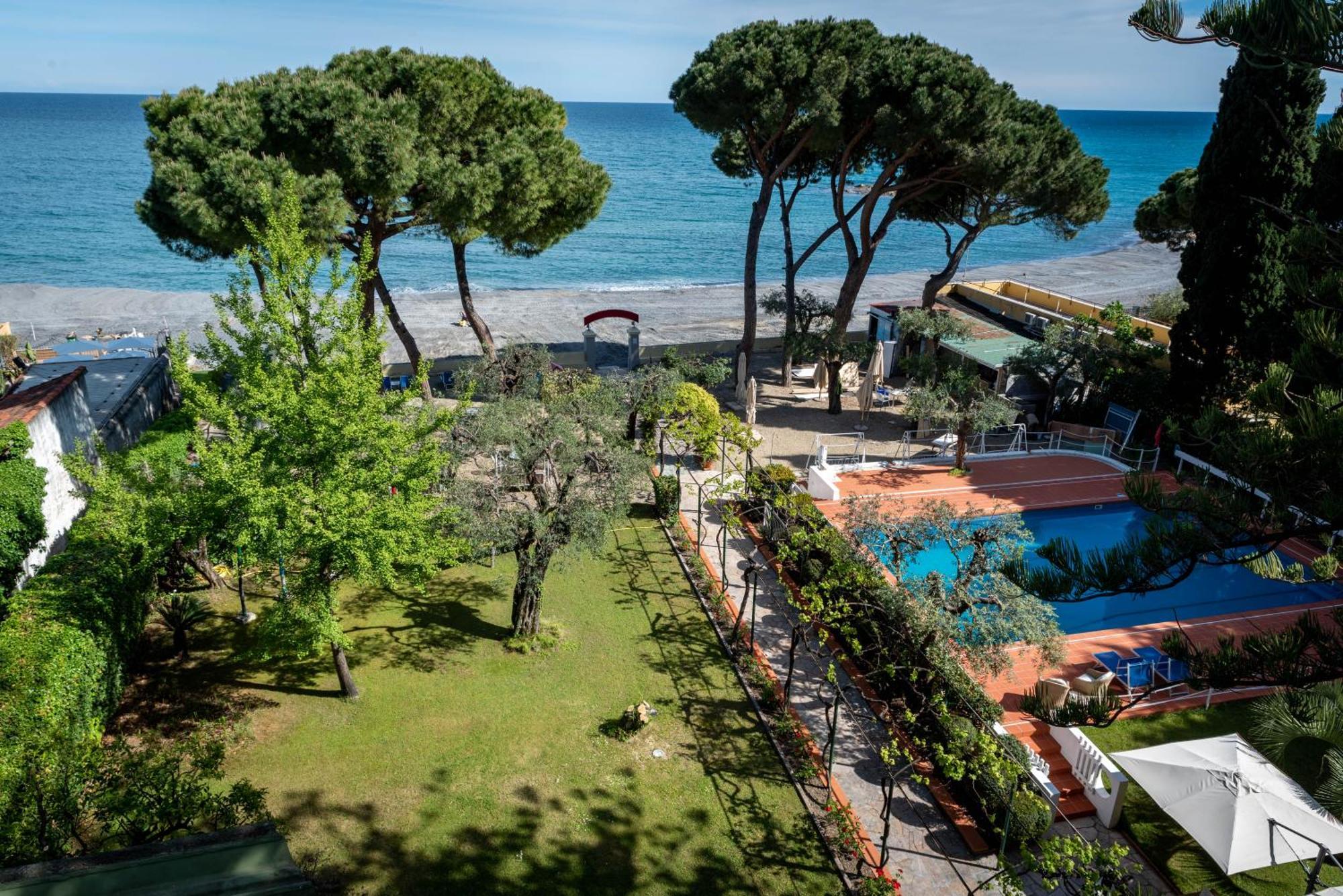 Hotel Eden Park Diano Marina Exterior foto