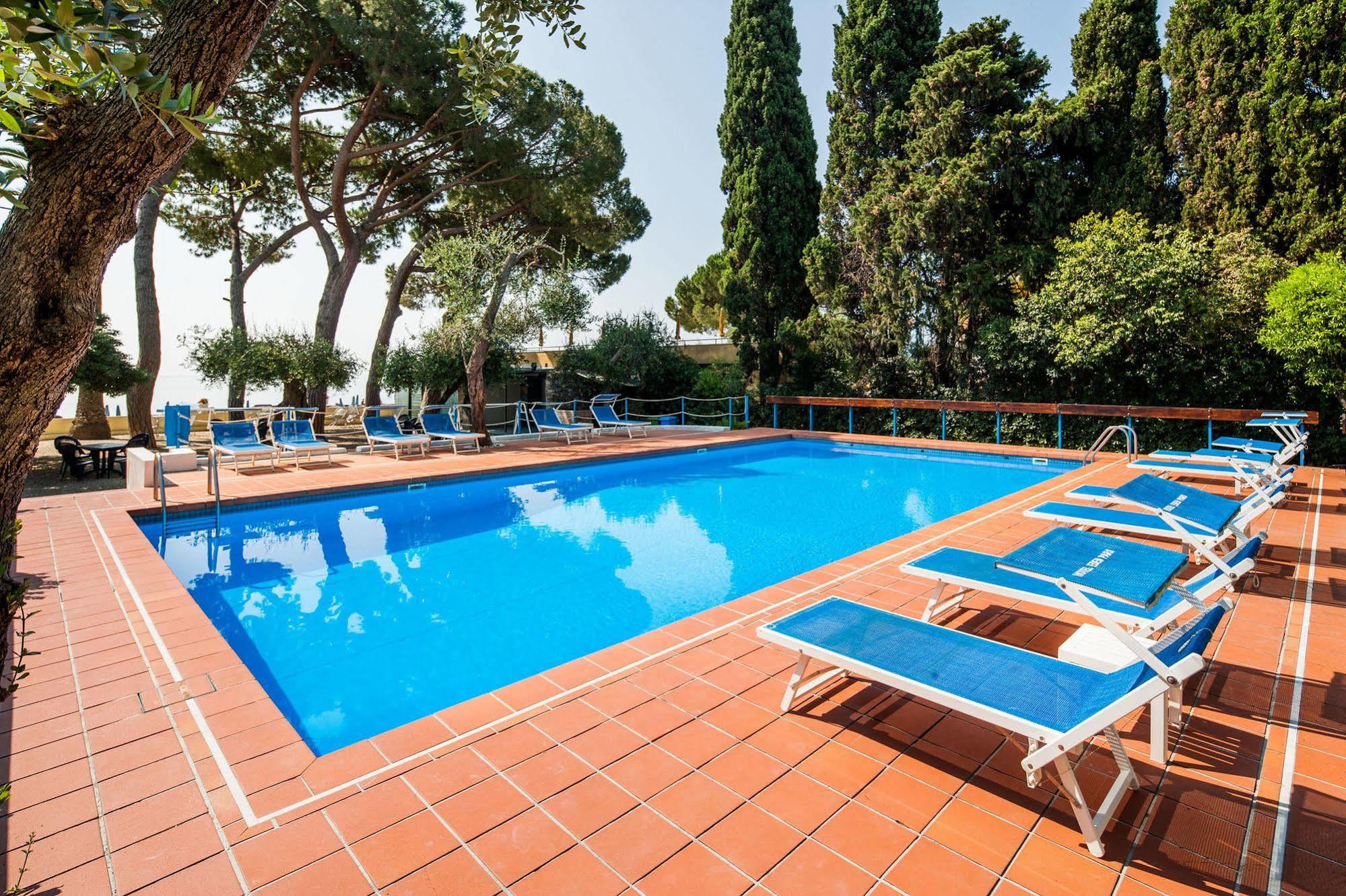 Hotel Eden Park Diano Marina Exterior foto